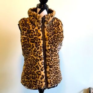 Gap reversible leopard print vest.